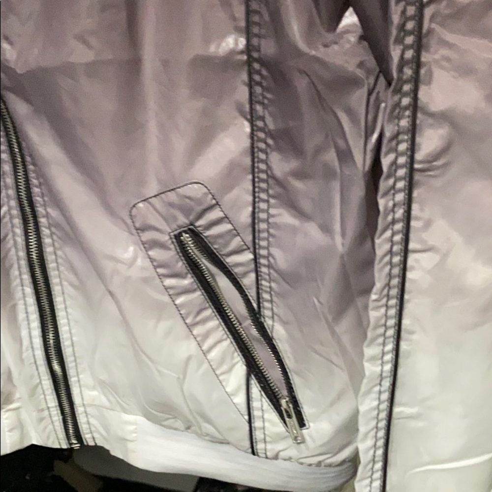 Windbreaker - Picture 4 of 4